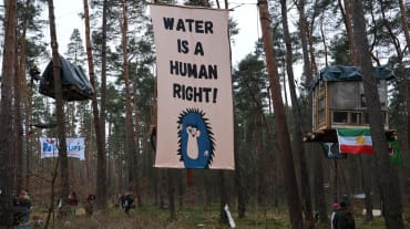 Banner "Wasser ist ein Menschenrecht"