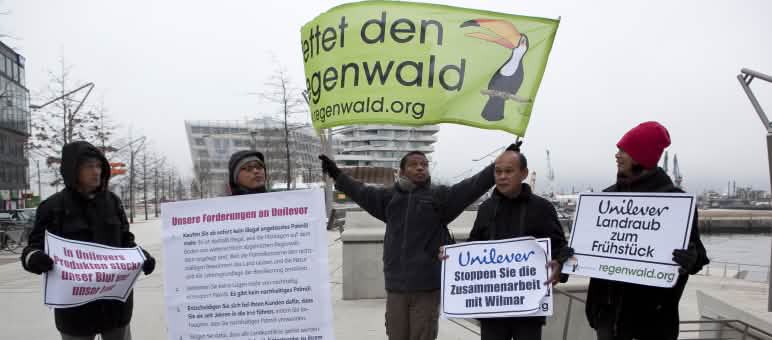 Protest vor dem Unileverturm in Hamburg.
