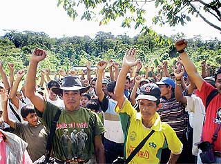 Protestierende Indigene in Perú (Quelle: GRUFIDES)