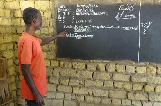 Lehrer in einer Dorfschule in der Demokratischen Republik Kongo
