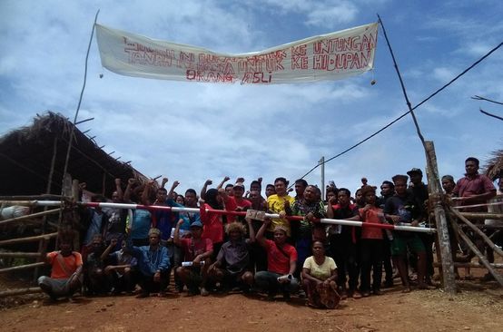 Indigene blockieren eine Straße in West-Malaysia