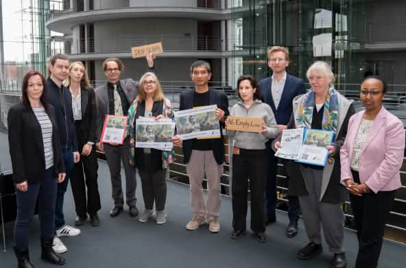 Gruppenbild mit Parlamentariern