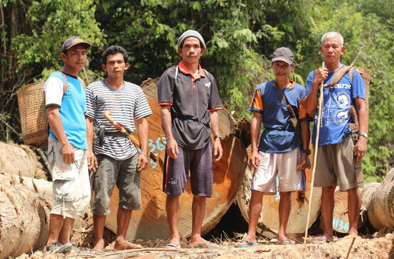 Indigene Dayak Tomun im Kinipan-Wald