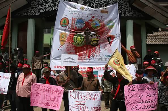 Demo gegen Palmölfirmen auf Sumatra