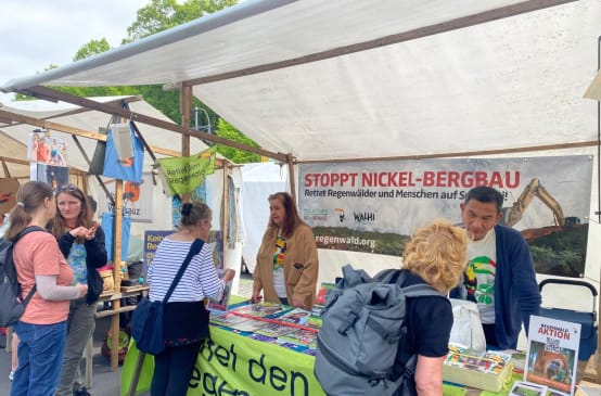 Marianne und Bob am RdR Infostand