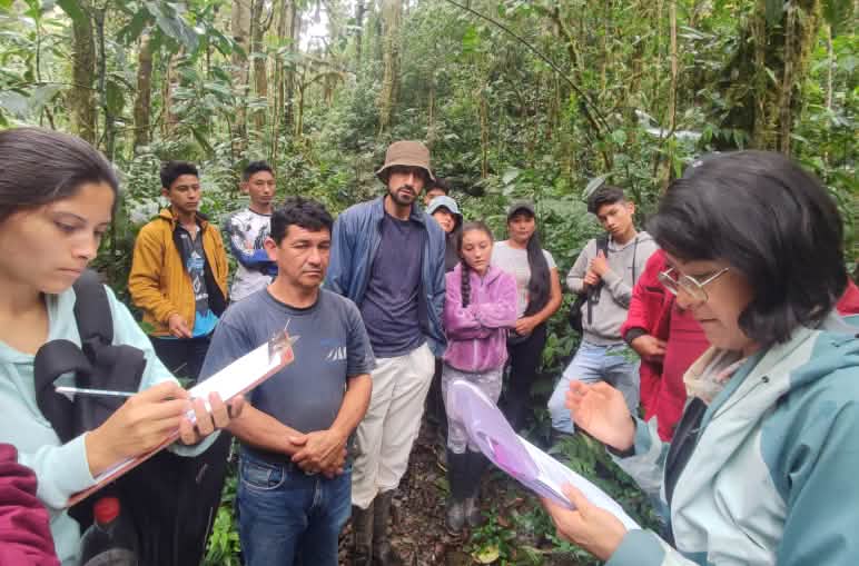 Kurs für Waldschützer in Los Cedros.
