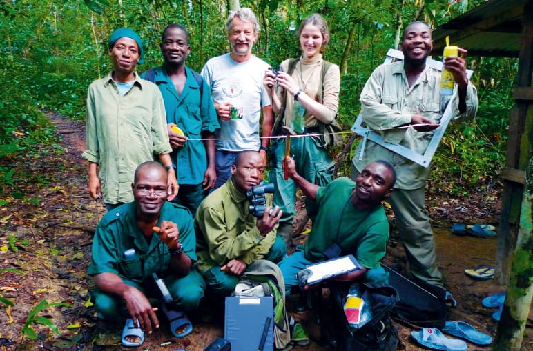 Christophe Boesch mit Forscherteam, Liberia