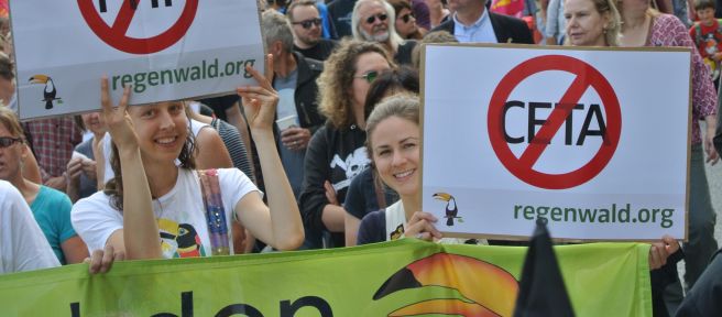 Rettet den Regenwald auf Demonstration gegen CETA