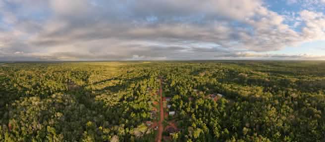 Das Dorf Wambon im Distrikt Boven Digoel, Provinz Papua, Indonesien