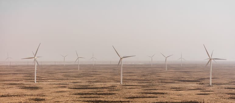 Symbolbild: Windkraftanlagen in einem Wüstengebiet Symbolbild: Windkraftanlagen in einem Wüstengebiet
