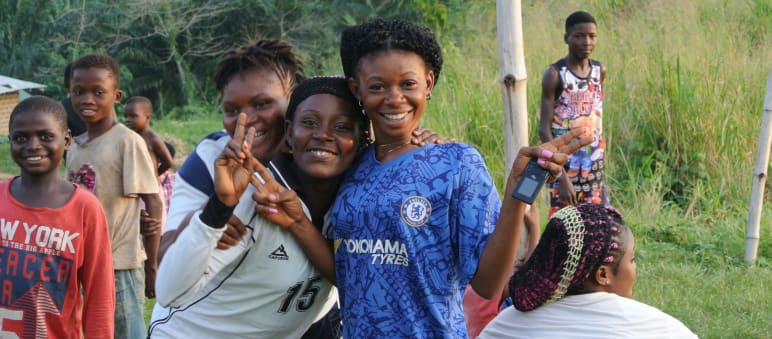 Die Jugend soll vom Waldschutz profitieren Jugendliche in Nigeria