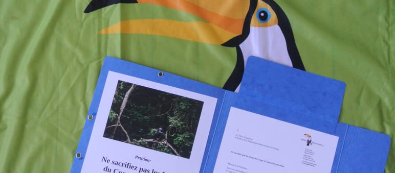 Mappe der Petition gegen Öl-Förderung im Kongo-Becken
