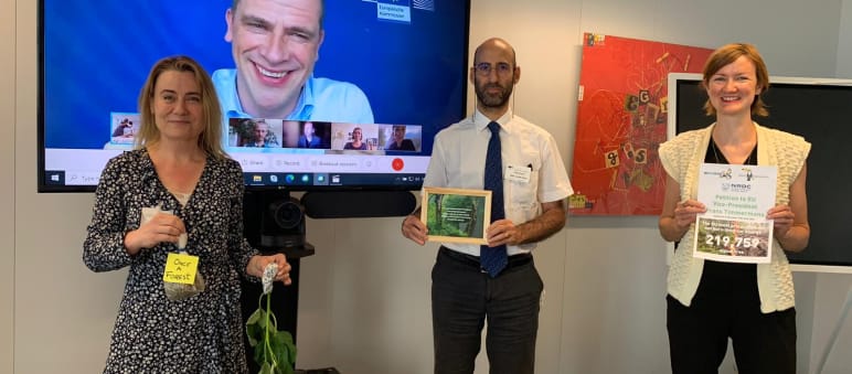 Petitionsübergabe in Brüssel