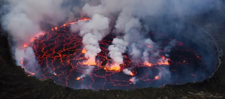 Der Nyiragongo ist einer der aktivsten Vulkane der Erde Nyiragongo- Vulkan