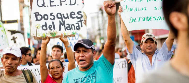 Ihrem Protest und Widerstand gegen die Abholzung des Regenwaldes ist das jüngste Urteile der peruanischen Gerichte zu verdanken Protest in Peru