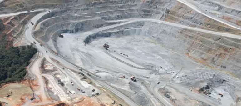 Luftaufnahme der Mirador-Mine in der Cordillera del Cóndor, Ecuador
