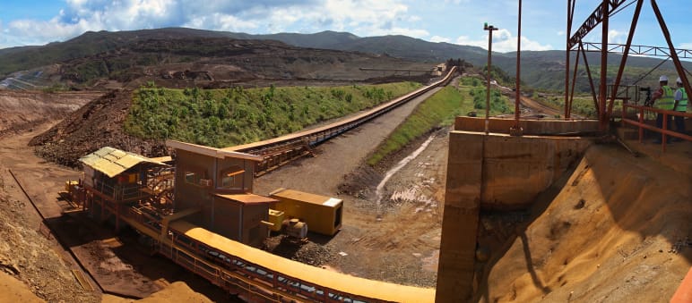 Unser Hunger nach Rohstoffen hat durch den Bergbau fatale Folgen für Mensch und Natur in den Ländern des globalen Südens. Nickelmine