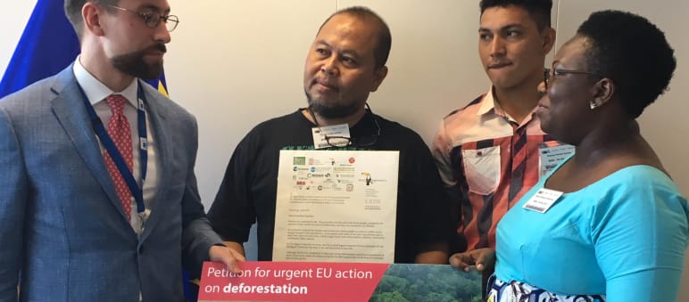 Übergabe Petition 1137 - FERN