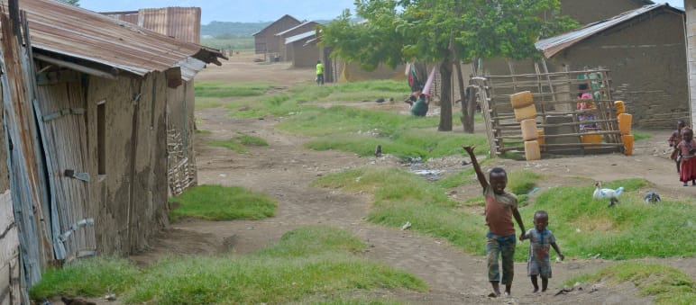 Kinder im Fischerdorf Vishumbi, Virunga Nationalpark, Demokratische Republik Kongo