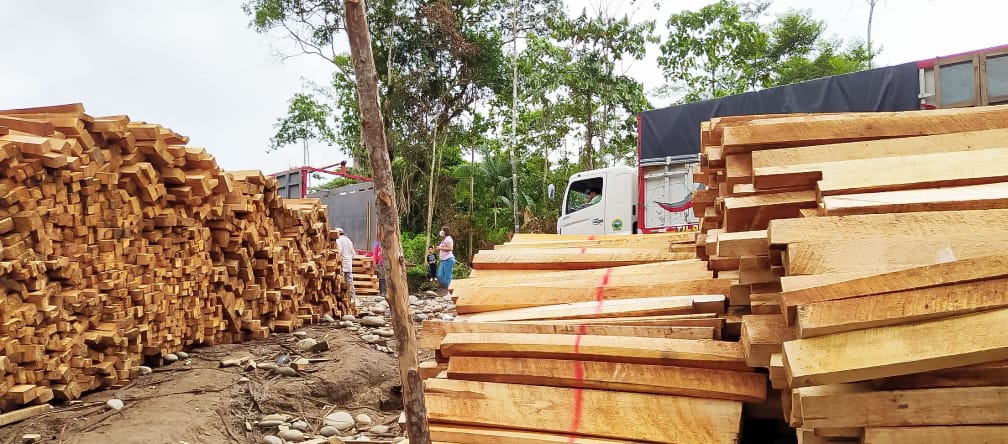 Balsa-Holz gestapelt