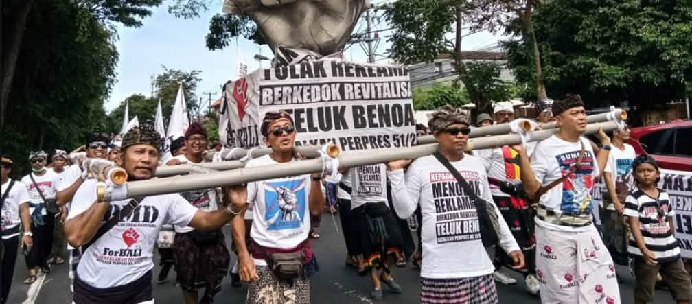 Gegen künstliche Inseln in der Benoa-Bucht auf Bali! Keine Lügen von Meeresschutz! Demo in Bali