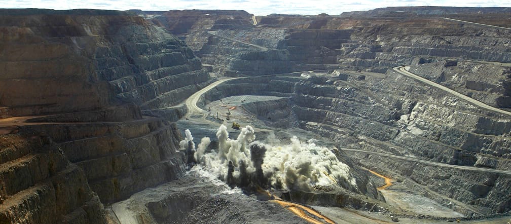 Eine solche Goldmine soll im Regenwald angelegt werden Gold Mine Tagebau