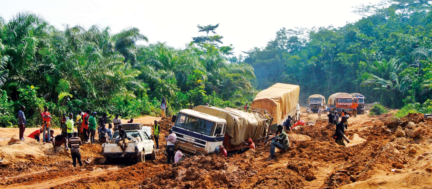 LKW bleiben im Schlamm stecken, Liberia