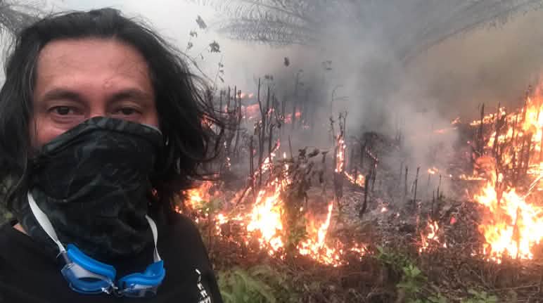 Umweltschützer dokumentieren die Brände Brände beim Dorf Puding, Distrikt Muaro Jambi, Sumatra, September 2019