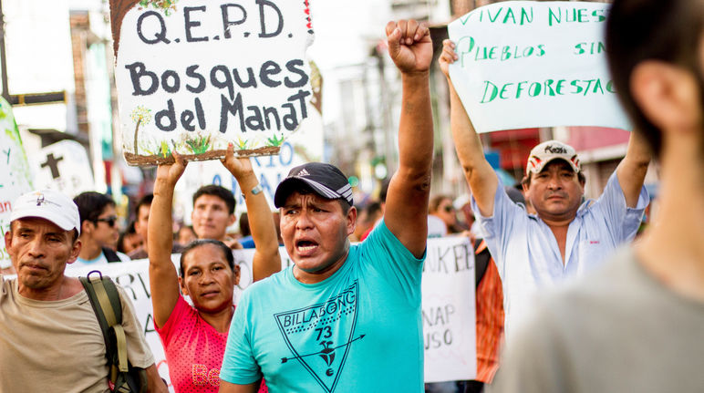 Ihrem Protest und Widerstand gegen die Abholzung des Regenwaldes ist das jüngste Urteile der peruanischen Gerichte zu verdanken Protest in Peru