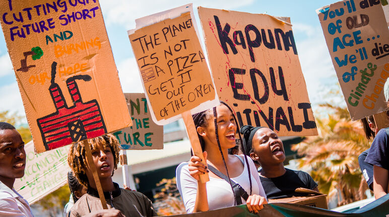 Protest von Fridays for Future gegen Fracking und Erdöl-Förderung in Namibia