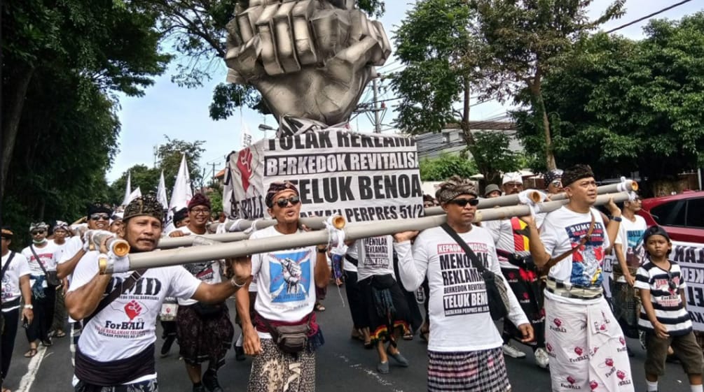 Gegen künstliche Inseln in der Benoa-Bucht auf Bali! Keine Lügen von Meeresschutz! Demo in Bali