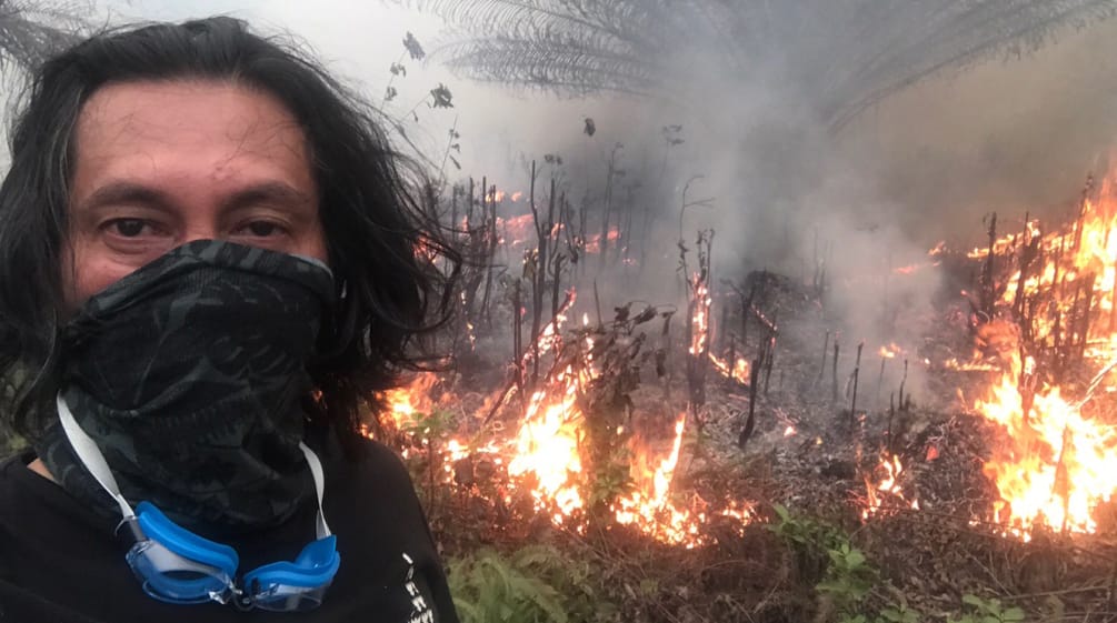 Umweltschützer dokumentieren die Brände Brände beim Dorf Puding, Distrikt Muaro Jambi, Sumatra, September 2019