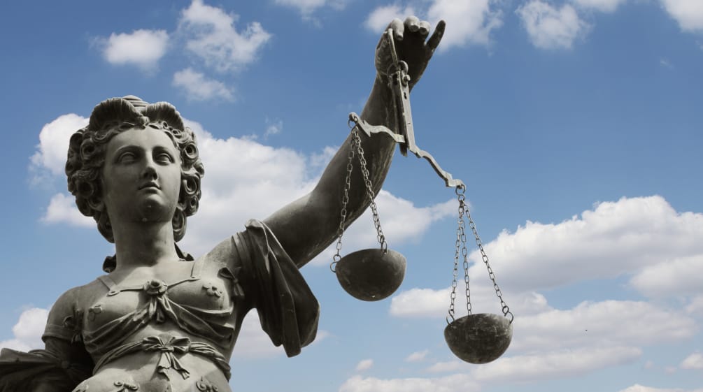 Justitia darf nicht blind sein, sondern muss Einschüchterungsklagen erkennen Justitia
