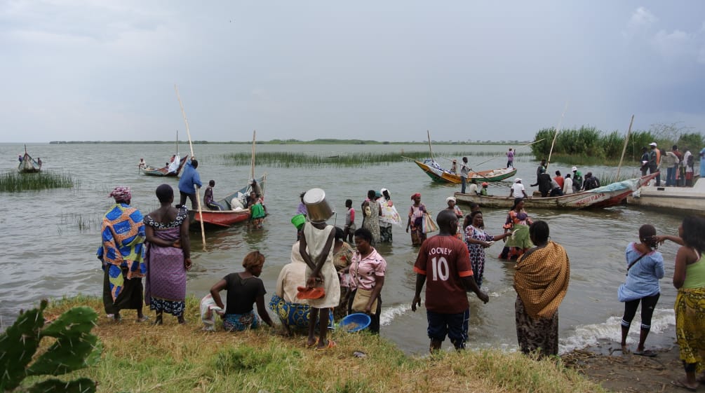 Fischer im Dorf Vitshumbi am Eduardsee, Virunga Nationalpark, Demokratische Republik Kongo