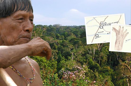 Regenwaldindianer vor Yasunis Regenwald und Karten