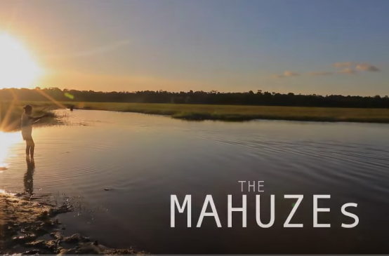 Screenshot des Films "The Mahuzes"