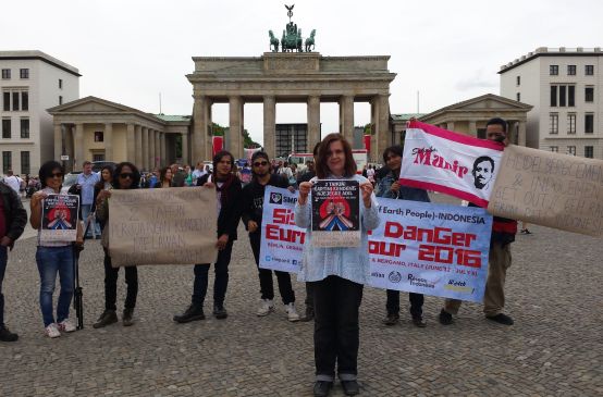 RdR mit Band Simponi vor dem Brandenburger Tor