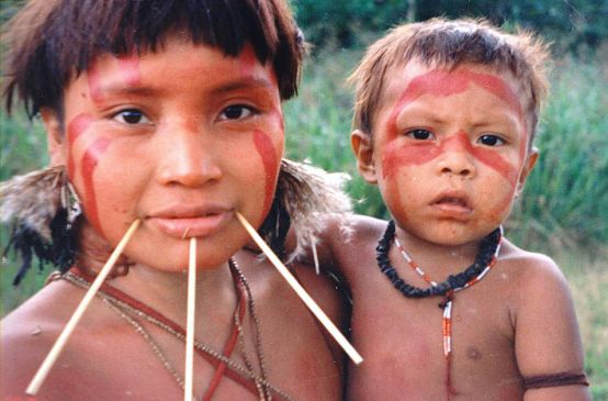 Yanomami mit Kind