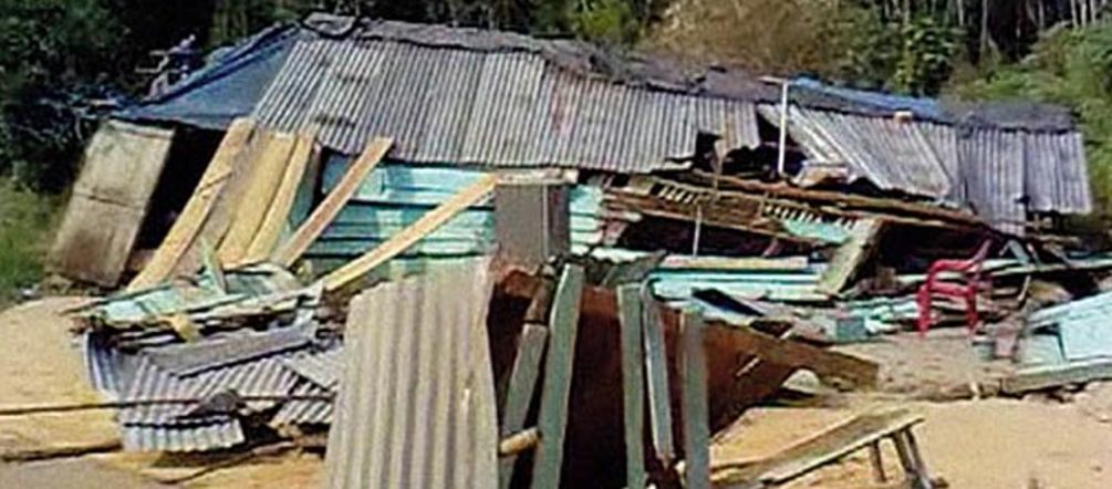 Sungai Beruang Ein zerstörtes Haus der Sungai Buayan