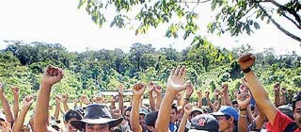 Protestierende Indigene in Perú (Quelle: GRUFIDES)