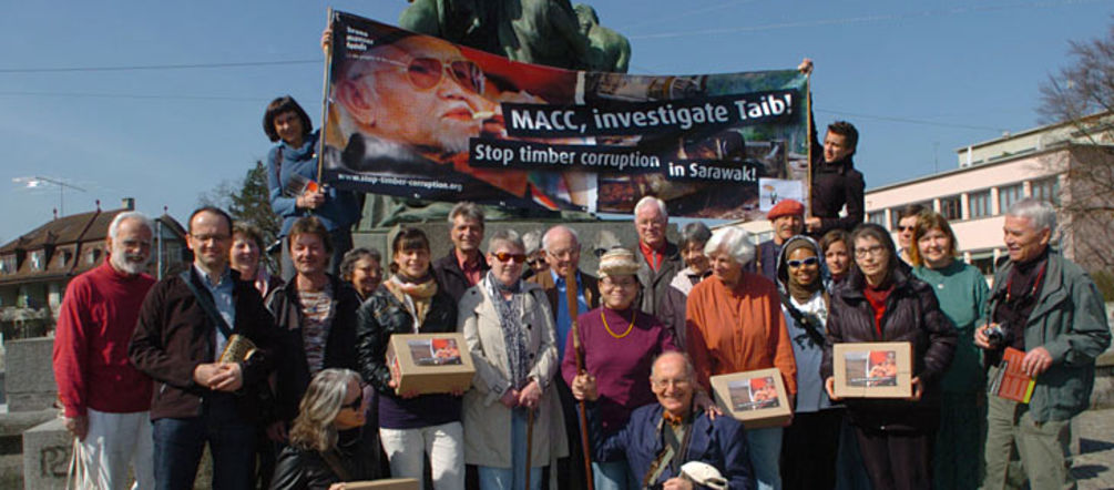 Übergabe von 20'000 Unterschriften an die Malaysische Botschaft
