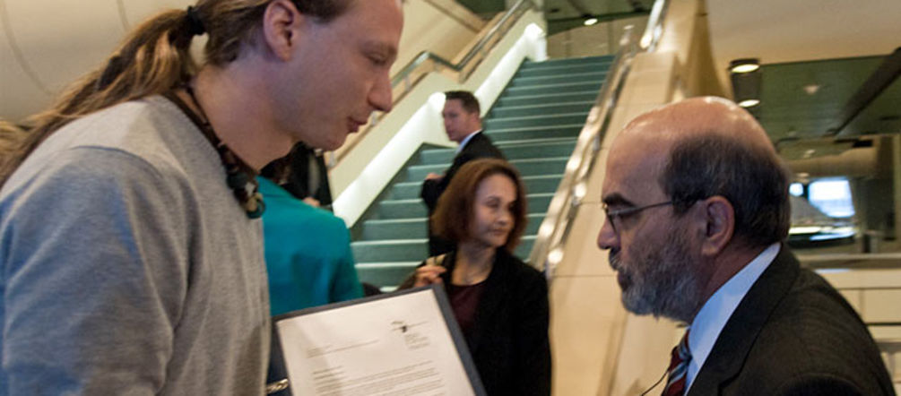 Übergabe an FAO Direktor José Graziano da Silva Unterschriften-Übergabe an FAO Direktor José Graziano da Silva