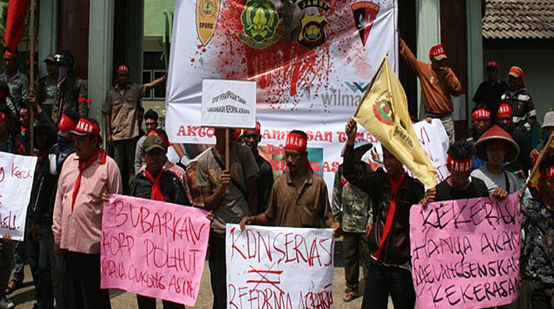 Demo gegen Palmölfirmen auf Sumatra