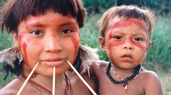 Yanomami mit Kind
