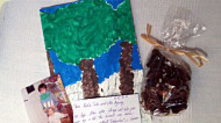 Familie Eden hat ein Bild gemalt und Lebkuchen gebacken Gemalte Bilder von Kindern für die Indonesische Delegation