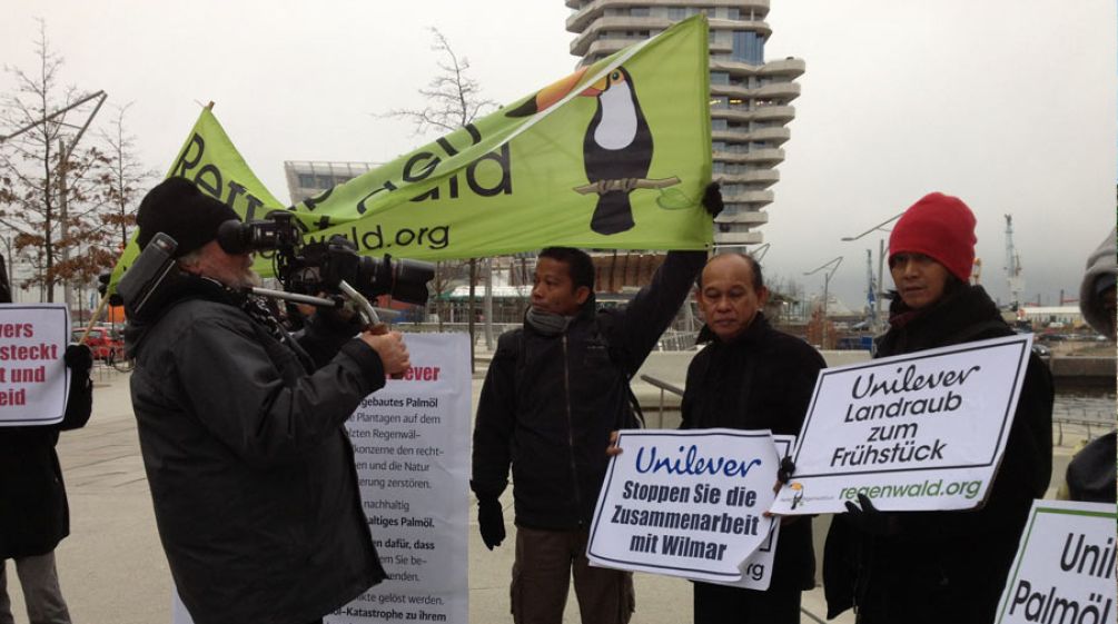 Protest vor dem Unileverturm in Hamburg.