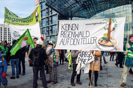 Unsere Demo in Berlin gegen Regenwaldrodung für Futtermittel und Massentierhaltung